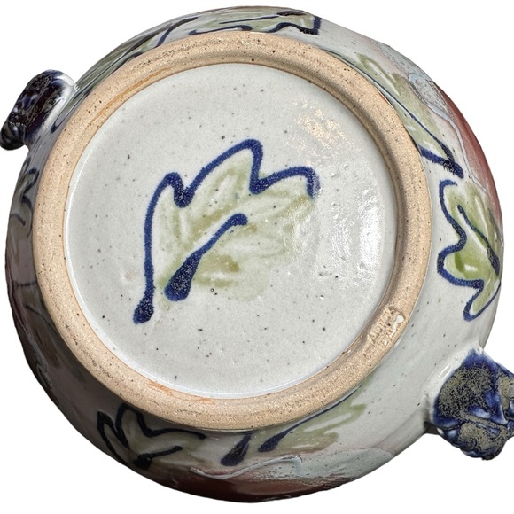 BEAUTIFUL ARTISAN MADE POTTERY SOUP TUREEN - Picture 11 of 11